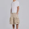 Short cargo couleur sable