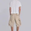 Short cargo couleur sable