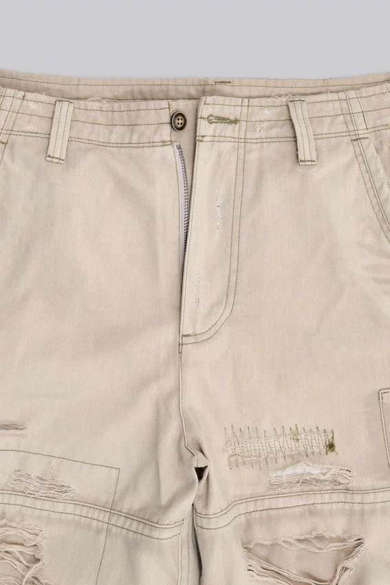 Short cargo couleur sable