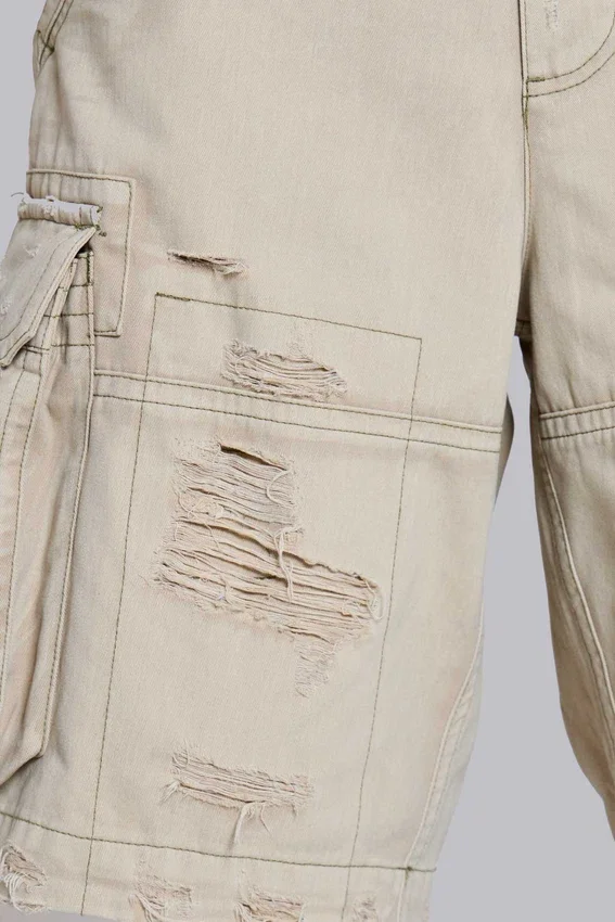 Short cargo couleur sable