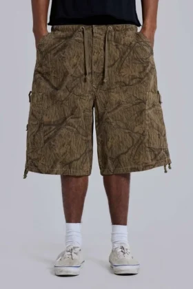 Short cargo en toile de parachute motif camouflage forêt