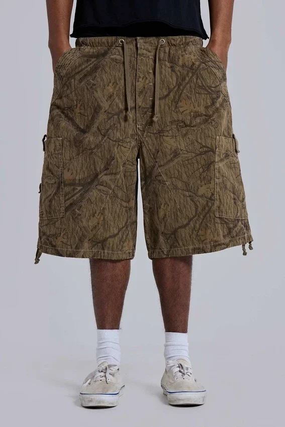 Short cargo en toile de parachute motif camouflage forêt
