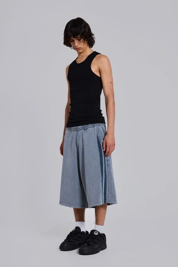 Short de jogging « Monster » gris délavé à rayures sportives