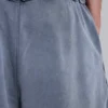 Short de jogging « Monster » gris délavé à rayures sportives