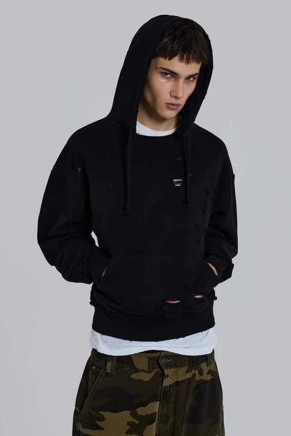 Sweat à capuche Bitten noir