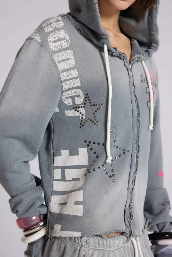Sweat à capuche zippé « Cleo Graphic »