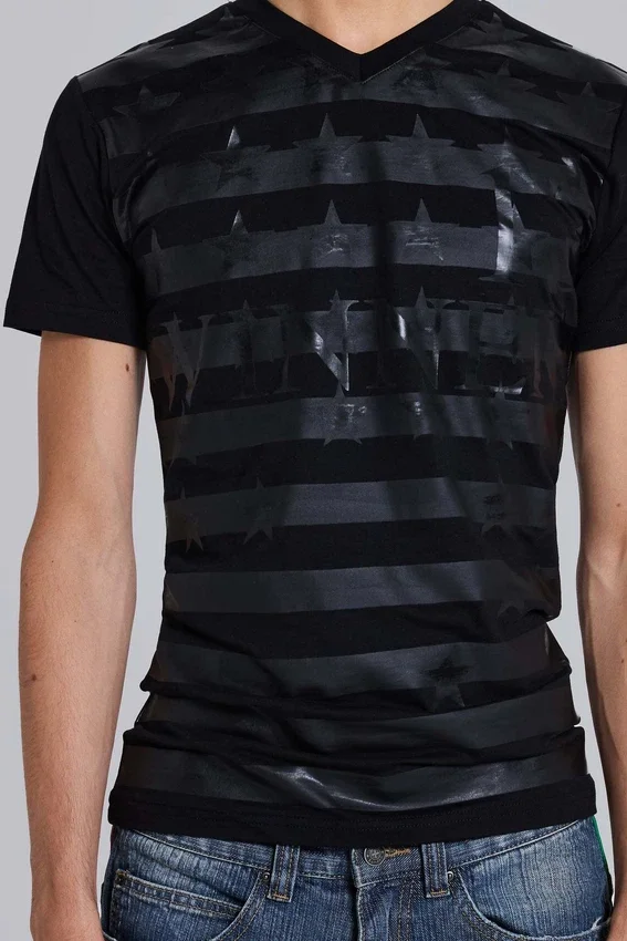 T-shirt à col en V « Winner »