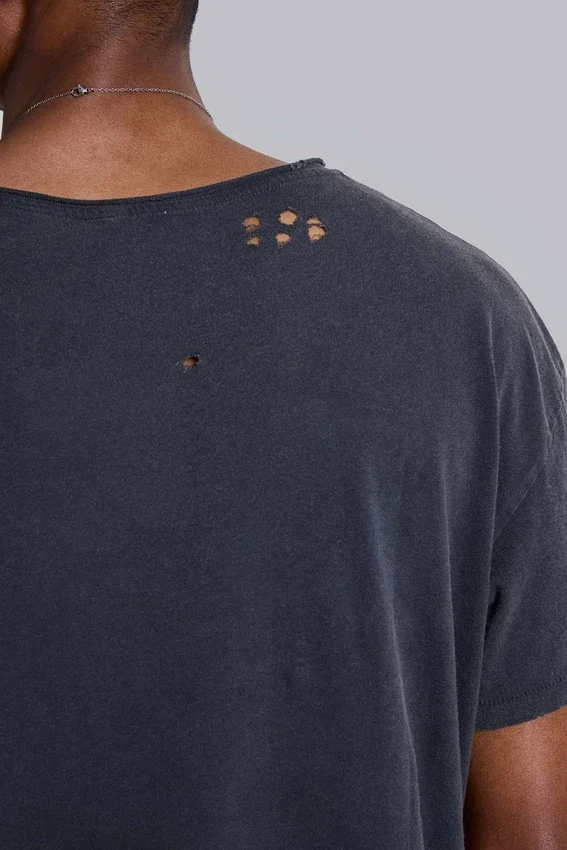 T-shirt court « Moth » noir délavé