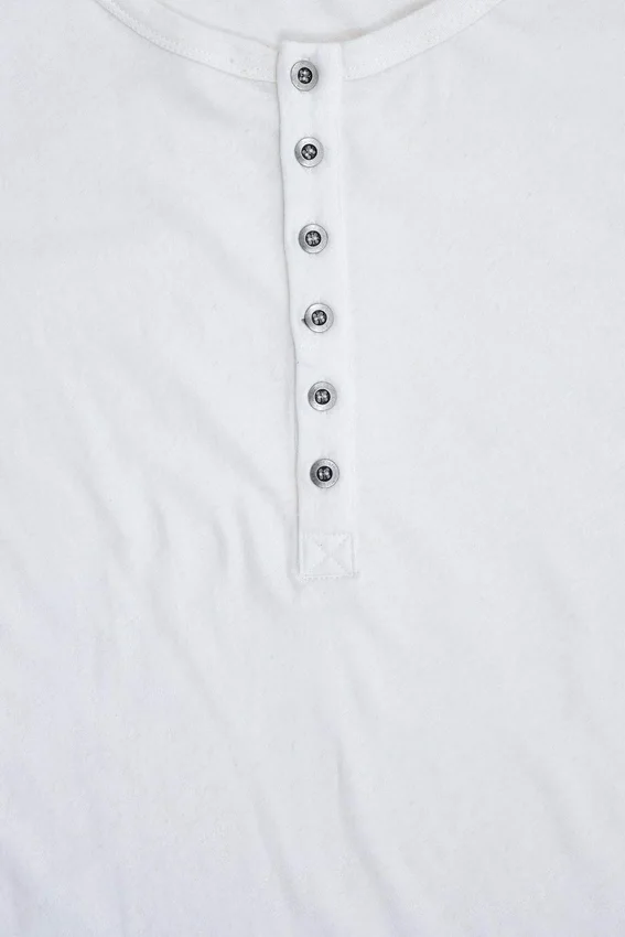 T-shirt Henley « Haze » blanc cassé
