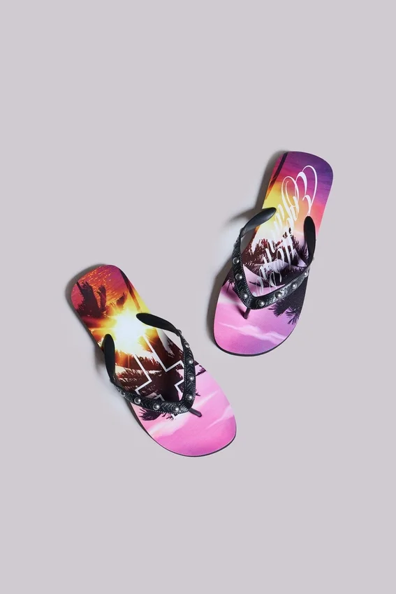 Tongs cloutées « Endless Summer »
