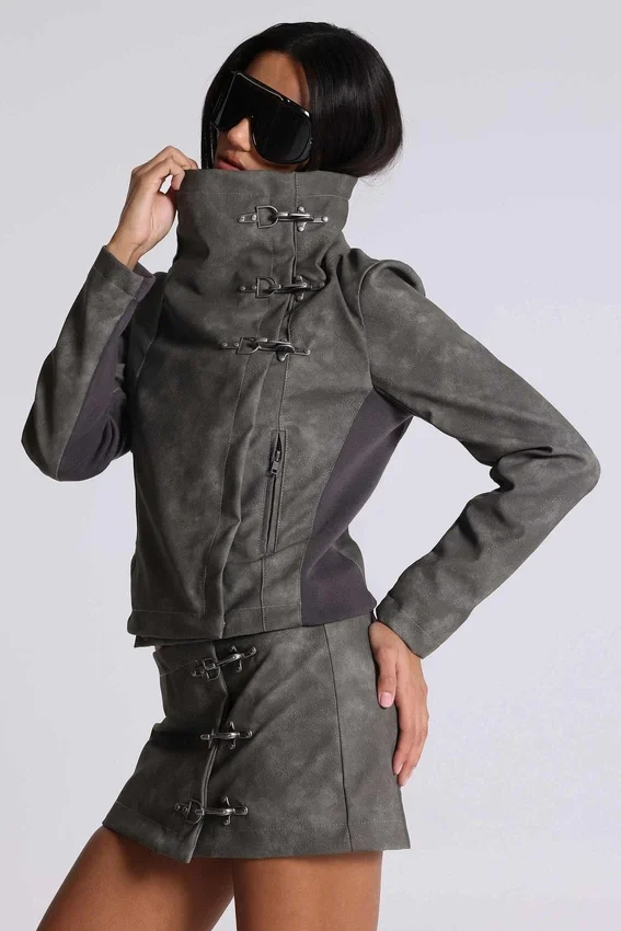Veste à col entonnoir en cuir synthétique Cera Clasp