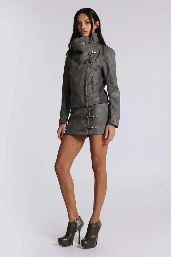 Veste à col entonnoir en cuir synthétique Cera Clasp