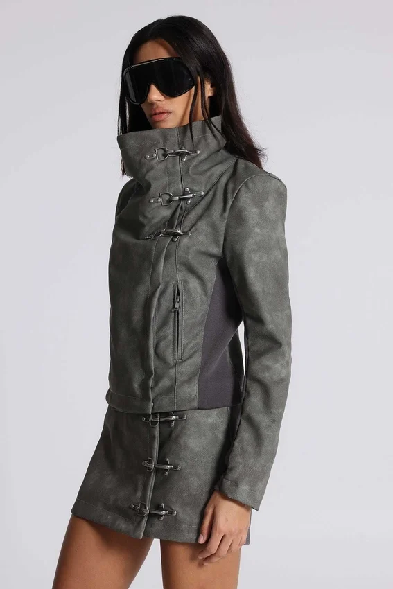 Veste à col entonnoir en cuir synthétique Cera Clasp